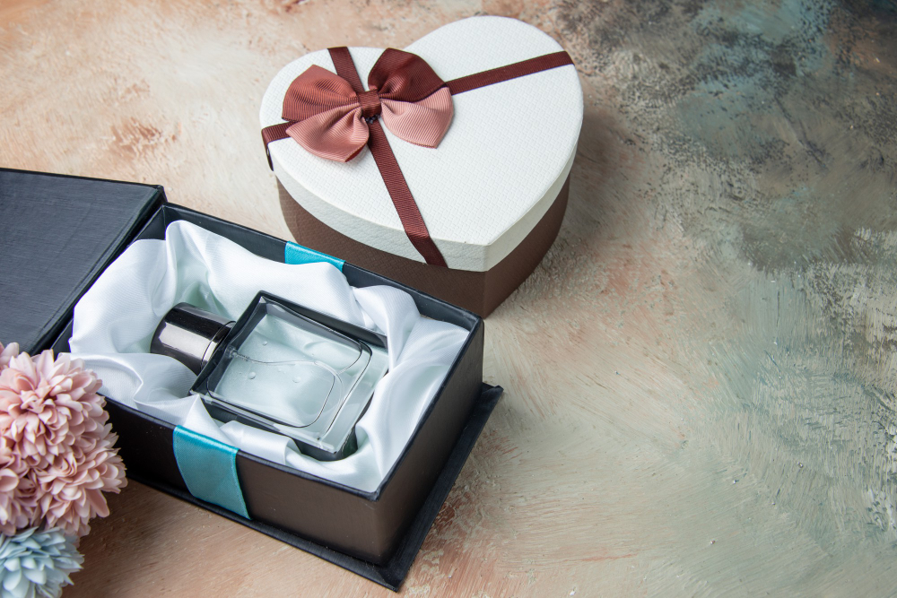 Top 6 Personalised Wedding Gifts for Bride and Groom 2023
